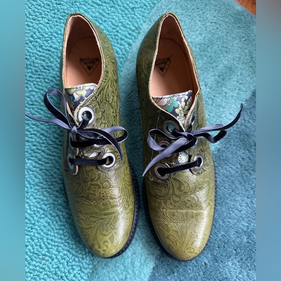 Fluevog NEARLY NEW Biblio Florence ribbon lace-up green embossed loafer 10/10.5 - Picture 8 of 16